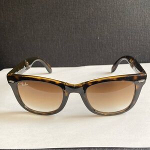 Ray-Ban Folding Wayfarer Sunglasses, Tortoiseshell Gradient Lenses